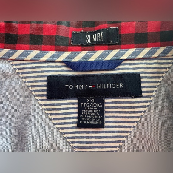 XXL EUC Tommy Hilfiger shirt measuring 52” under arms - Picture 3 of 3